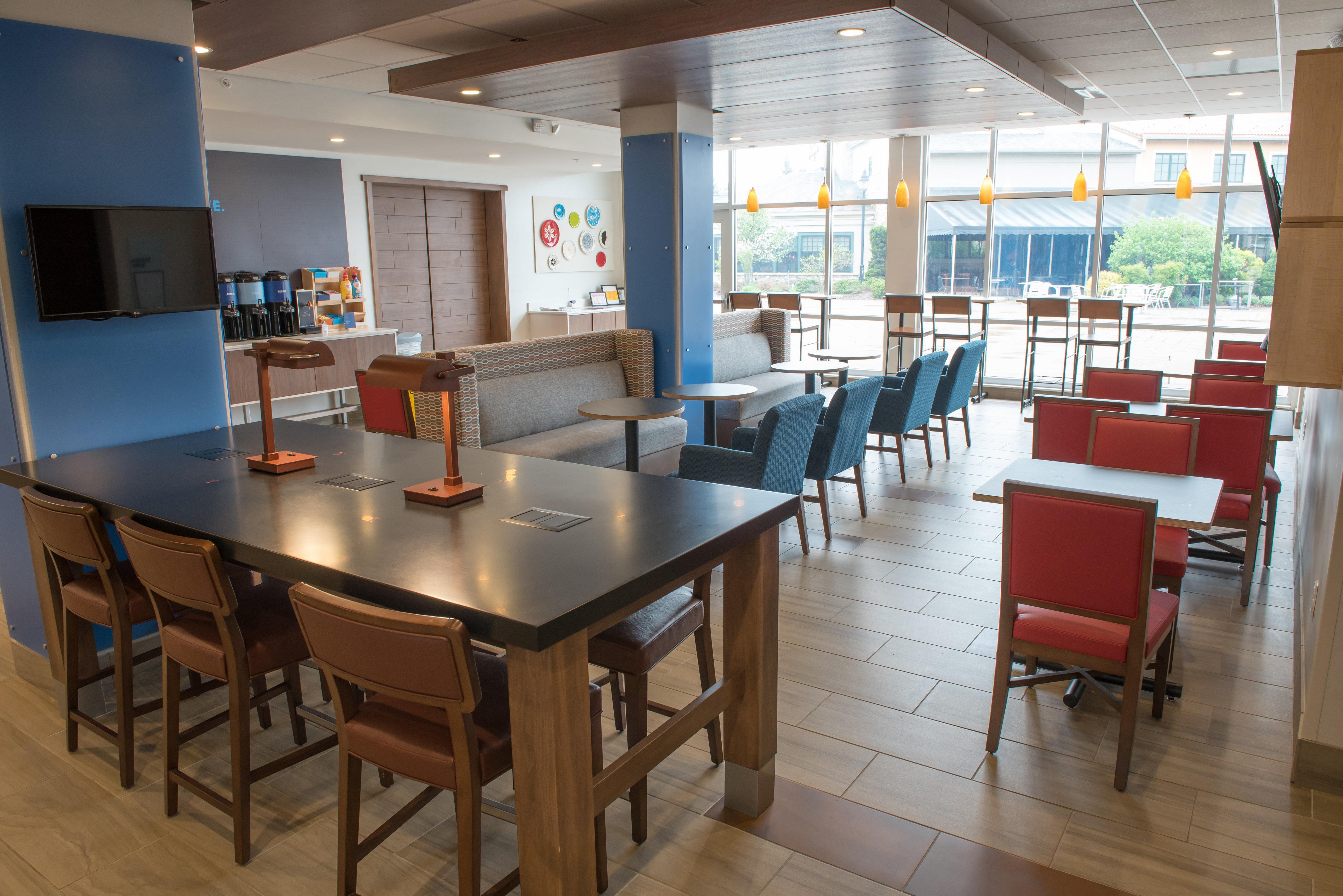 Holiday Inn Express & Suites - Fort Wayne North By Ihg Sunnybrook Acres Exterior foto